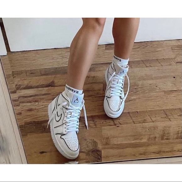 ⚡️Custom Air Jordan 1 Mids⚡️ - Picture 2 of 2